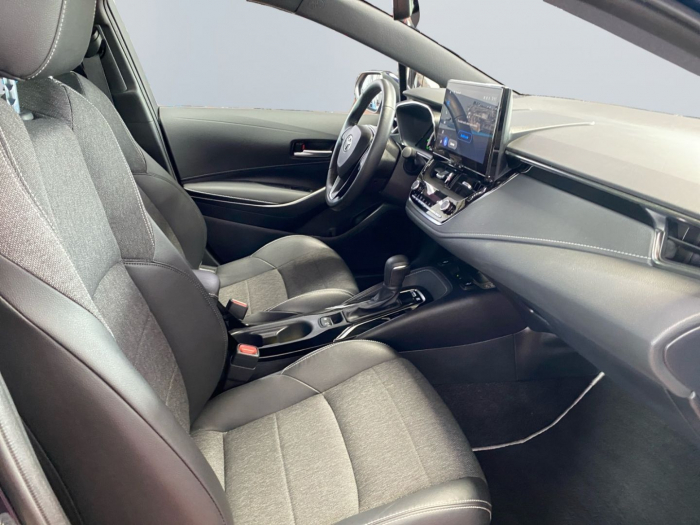 Toyota Corolla 1.8 Hybrid [17]