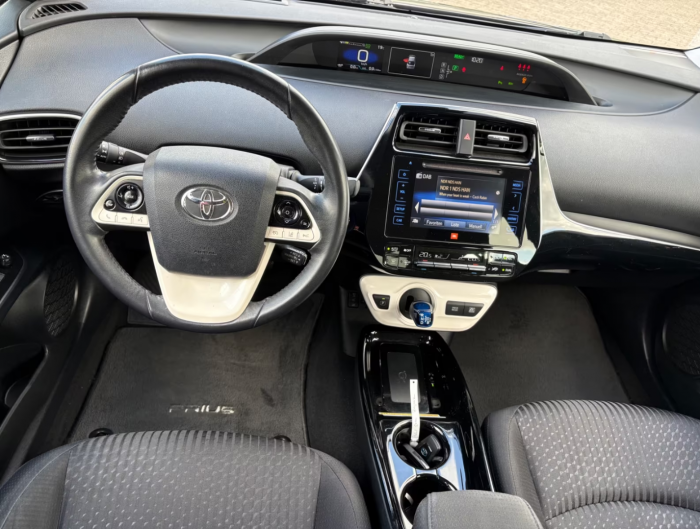 Toyota Prius Executive [5]