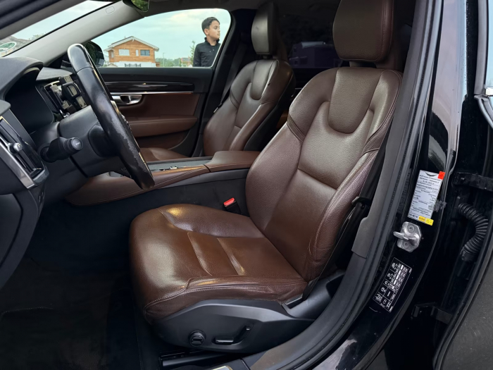 Volvo S90 D4 Momentum [9]