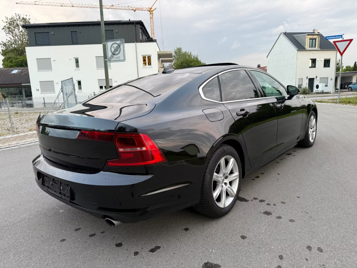 Volvo S90 D4 Momentum [4]
