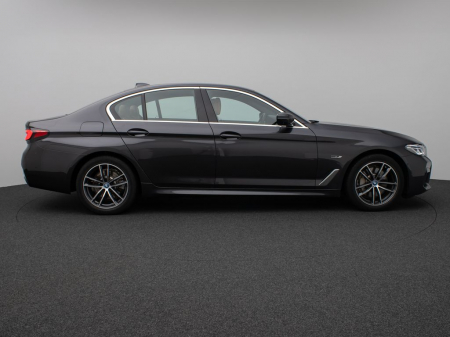 BMW 520e M Sport [6]