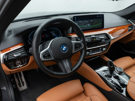 BMW 520e M Sport [12]