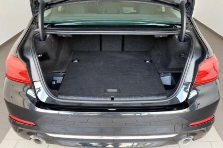 530 e xDrive Luxury [3]