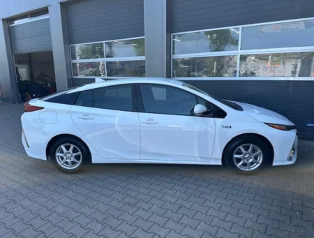Toyota Prius Plug-in Hybrid Comfort [4]
