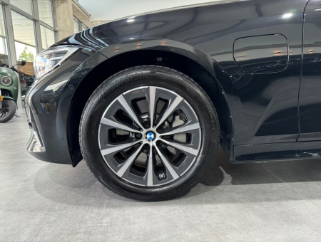 BMW 330 e Luxury Line [11]