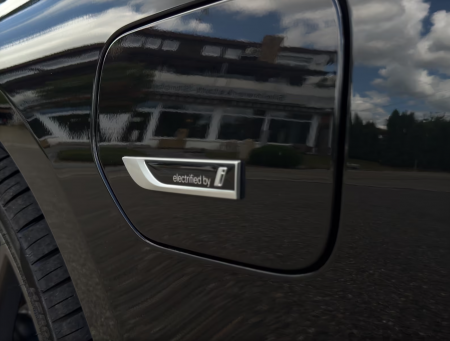 BMW 330 e M Sport [23]