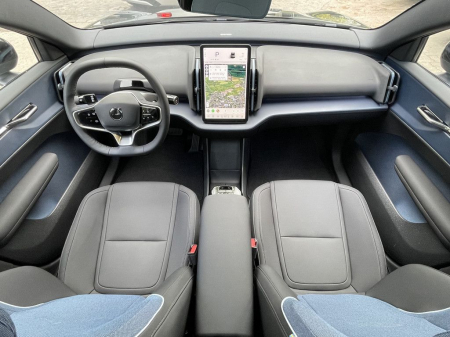 Volvo EX30 Single Motor Extended Range [11]