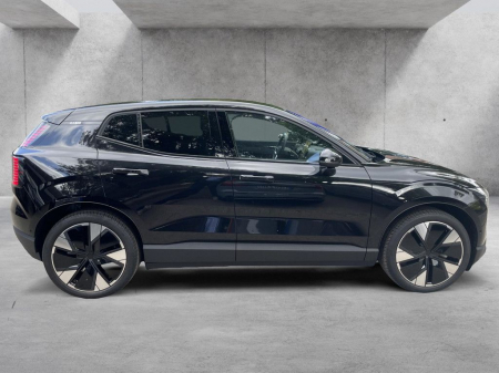 Volvo EX30 Single Motor Extended Range [2]