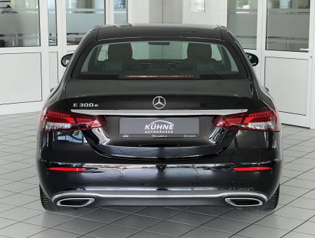 Mercedes-Benz E 300 Avantgarde [3]