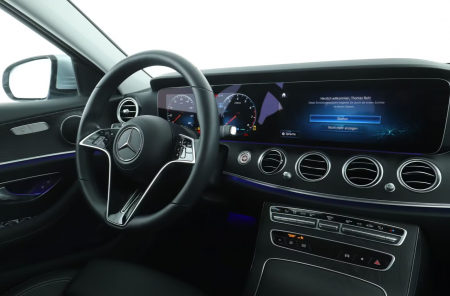 Mercedes-Benz E 300 Avantgarde [12]