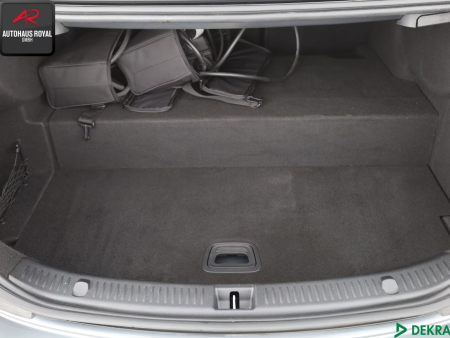 Mercedes-Benz E 300 e AMG [11]