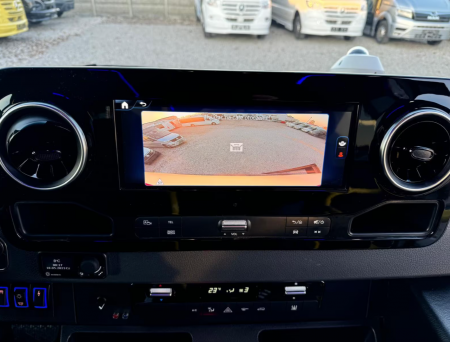 Mercedes-Benz eSprinter [9]