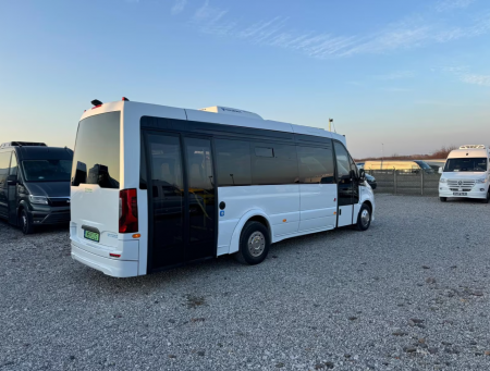 Mercedes-Benz eSprinter [10]