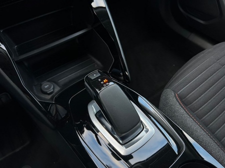 Peugeot 2008 e- Active [6]