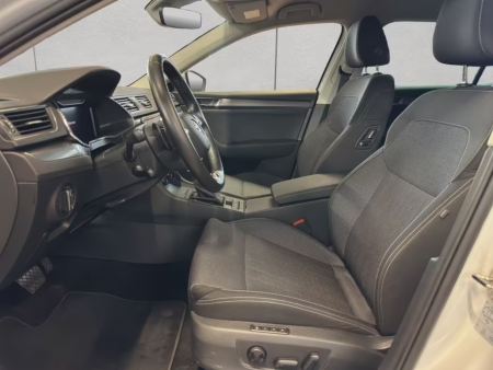 Skoda Superb 1.4 TSI iV DSG - sedan [9]