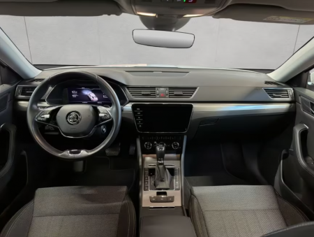 Skoda Superb 1.4 TSI iV DSG - sedan [12]