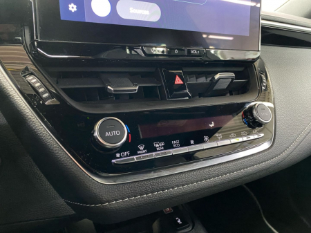 Toyota Corolla 1.8 Hybrid [20]