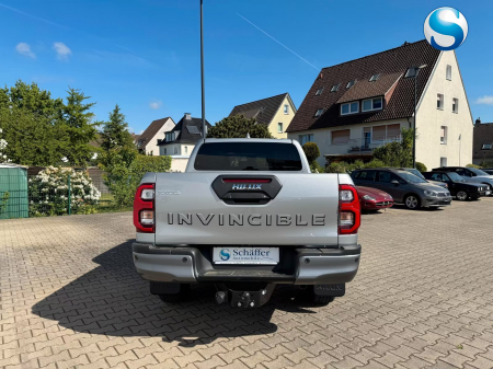 Toyota Hilux INVINCIBLE MY25 [2]