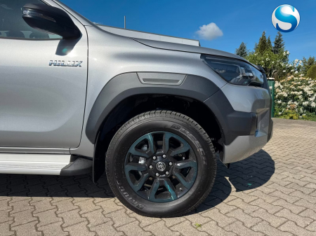 Toyota Hilux INVINCIBLE MY25 [10]