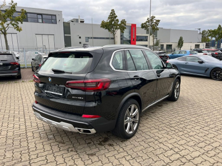 X5 xDrive 45 e xLine [1]