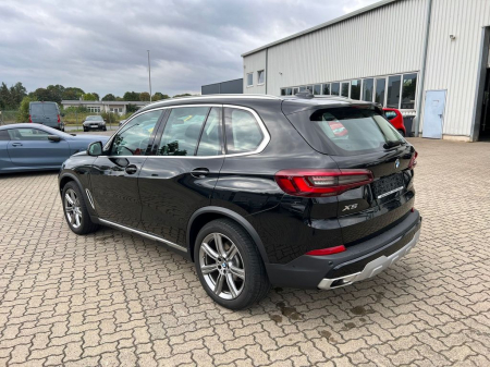 X5 xDrive 45 e xLine [4]