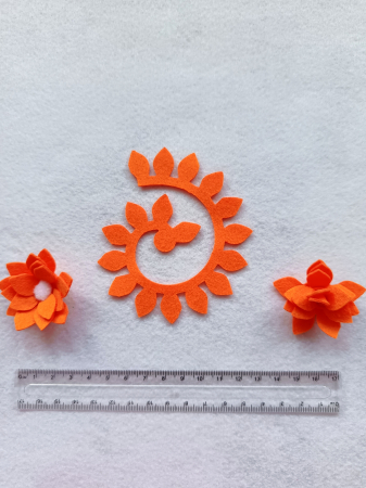 ACCESORII DIY - Flori din fetru