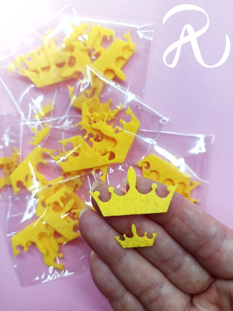 ACCESORII DIY - Flori din fetru