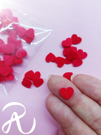 ACCESORII DIY - Inimioare din fetru 1 cm (50 buc/set)