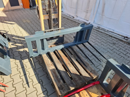 Furca gunoi grajd, cu 9 dinti, prindere Euro, pentru incarcator frontal [1]