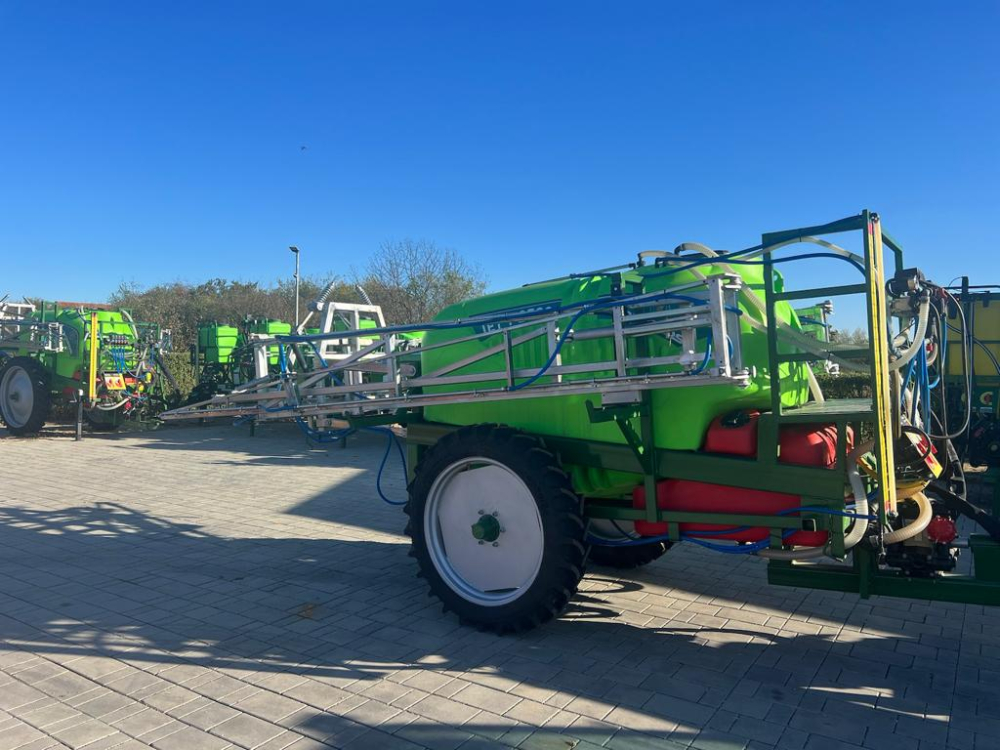 Masina erbicidat tractata marca Koutsikos model 2500/18 m - calculator Arag Bravo 180 S [2]