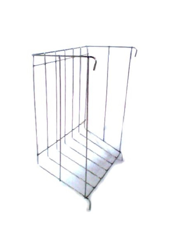 Cresterea iepurilor - Hranitoare pentru fan si lucerna