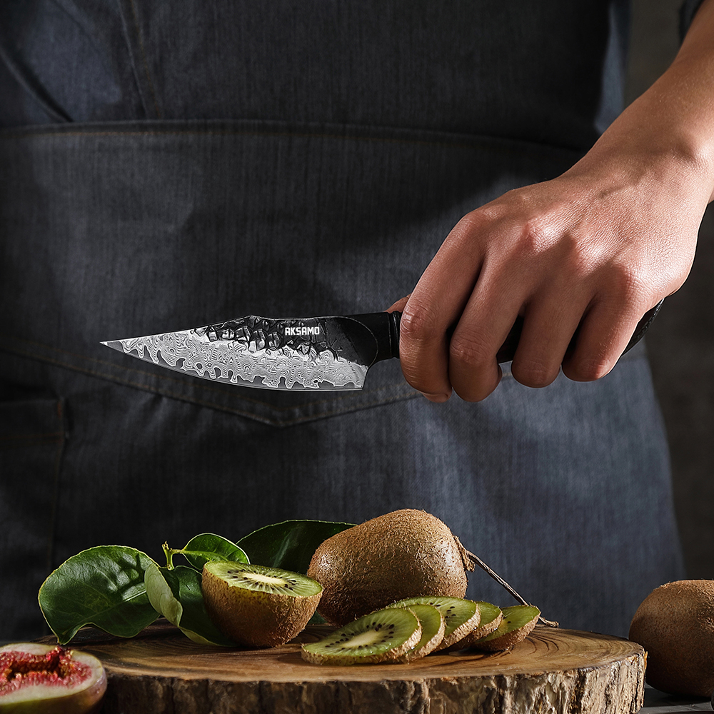 Cuțit Paring Profesional AKSAMO 4” – Damascus 67 Straturi, Lamă Forjată, Mâner din Stejar Alb Ars, Inserții G10 Roșii, Finisaj Negru Titan Stone-Wash [3]