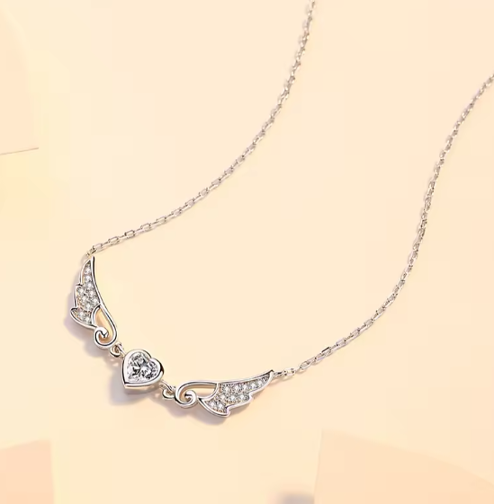 Lantisor Argint 925 Aripi de Inger si Inima, Placat cu Rodiu [1]