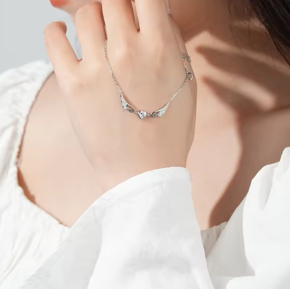 Lantisor Argint 925 Aripi de Inger si Inima, Placat cu Rodiu [5]