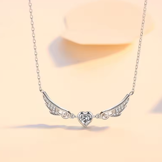 Lantisor Argint 925 Aripi de Inger si Inima, Placat cu Rodiu [3]