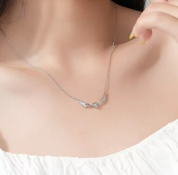 Lantisor Argint 925 Aripi de Inger si Inima, Placat cu Rodiu [4]