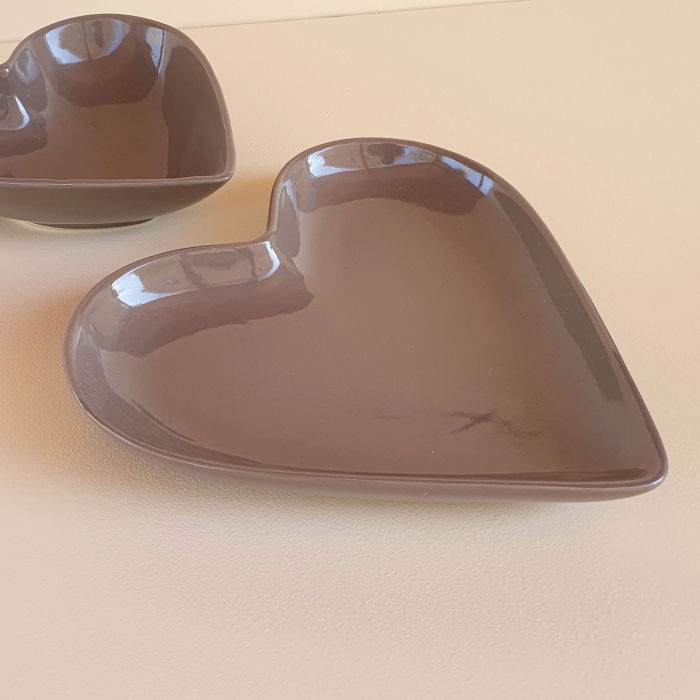 Platou inimă kintsugi cu argint - nr. 011, ceramică gri-taupe - spartă în șapte, de sus [4]