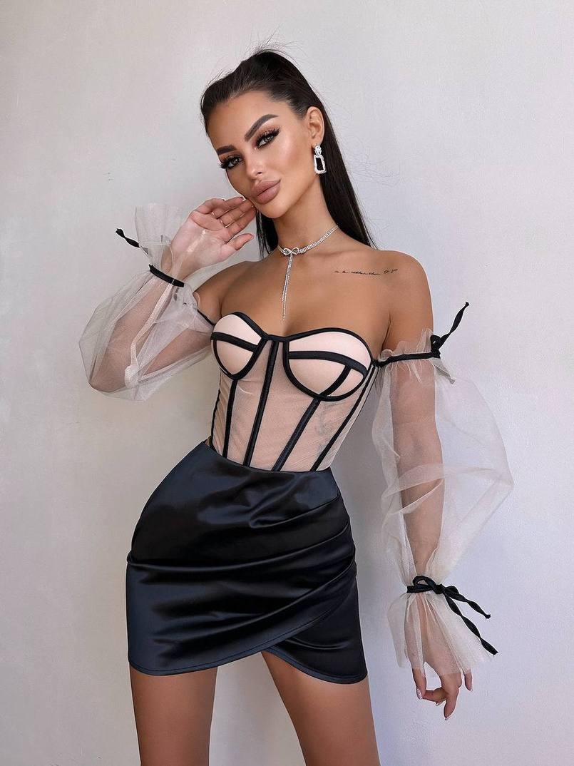 Compleu Elegant cu Corset Nude și Mâneci din Tulle Black ALESSI [1]