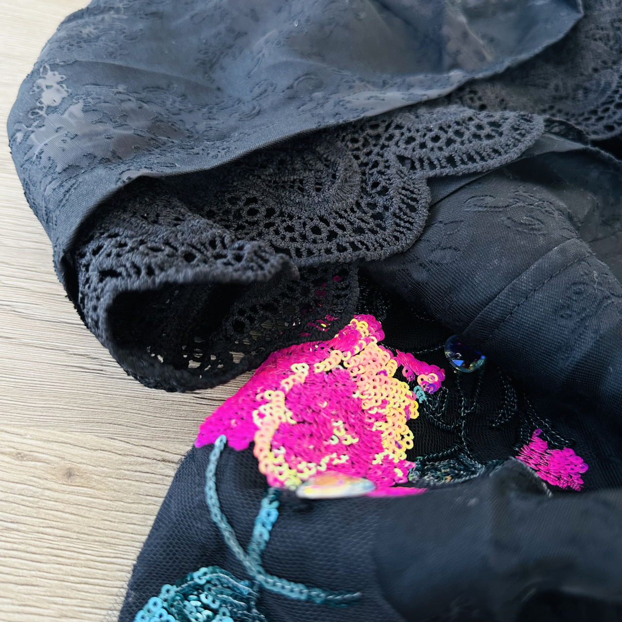 "Black Bloom Set" – Eleganță cu personalitate [6]