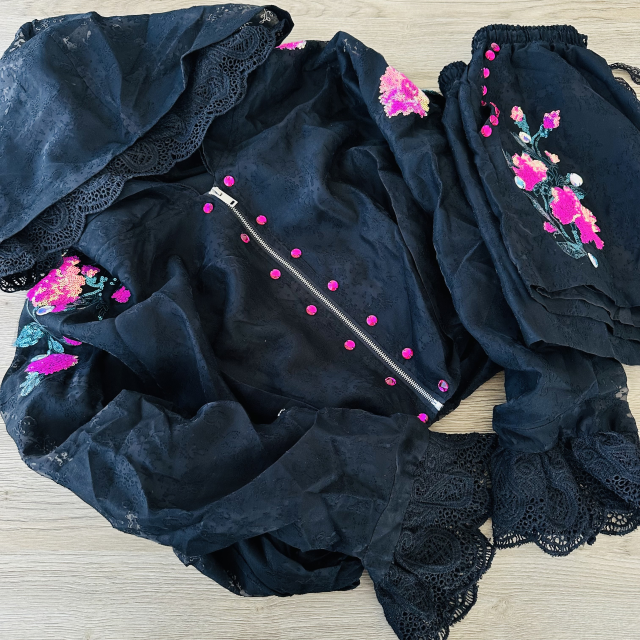 "Black Bloom Set" – Eleganță cu personalitate [1]