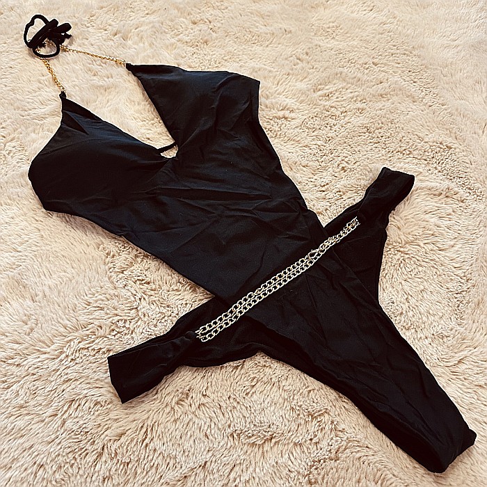 COSTUM DE BAIE ÎNTREG NEGRU CU ACCESORII METALICE CRINA ALESSI [1]