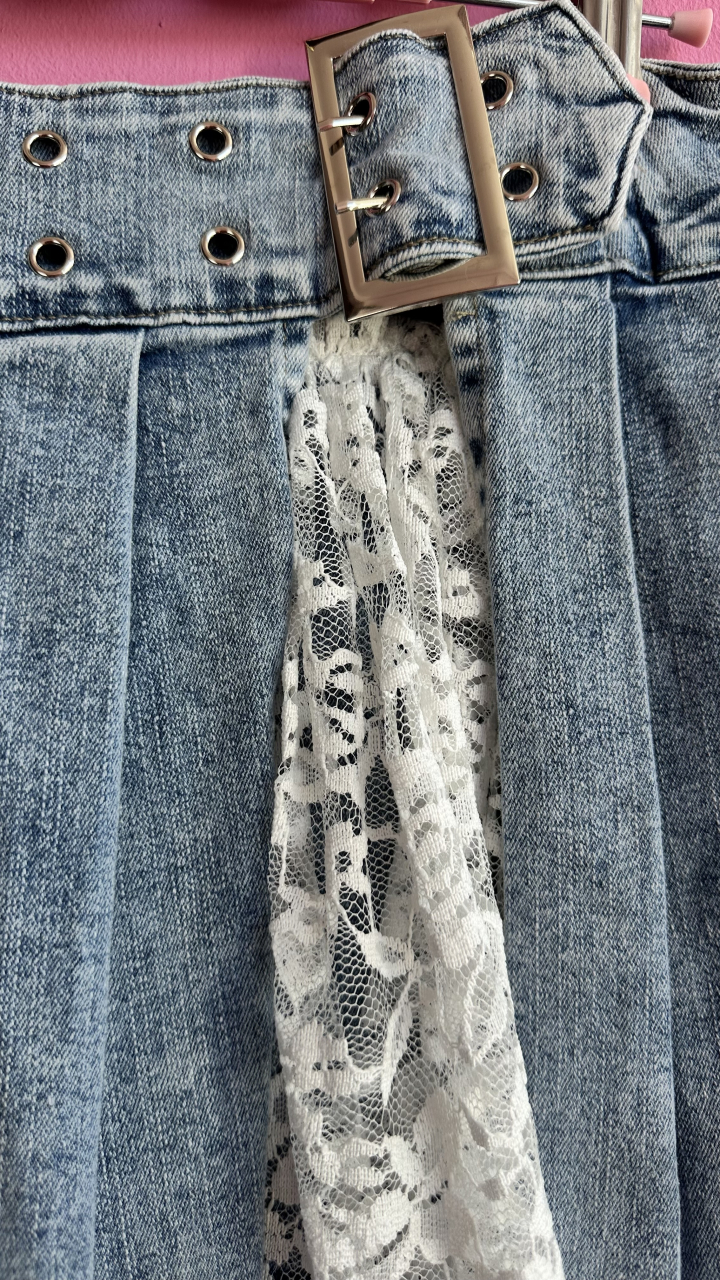 Skirt Me Baby – Fusta-pantalon din denim cu dantelă [6]