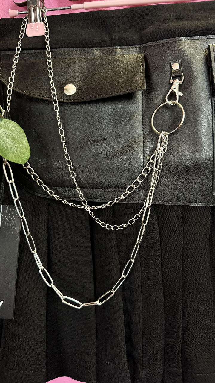 Rebel Edge – Fusta care face legea în outfit ALESSI [3]