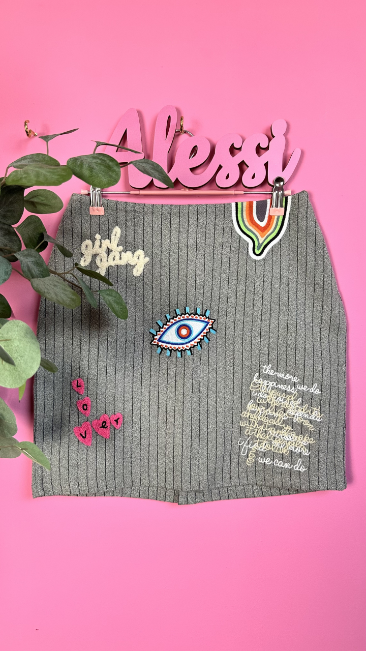 Mystic Mood – Fusta care citește priviri ALESSI [1]