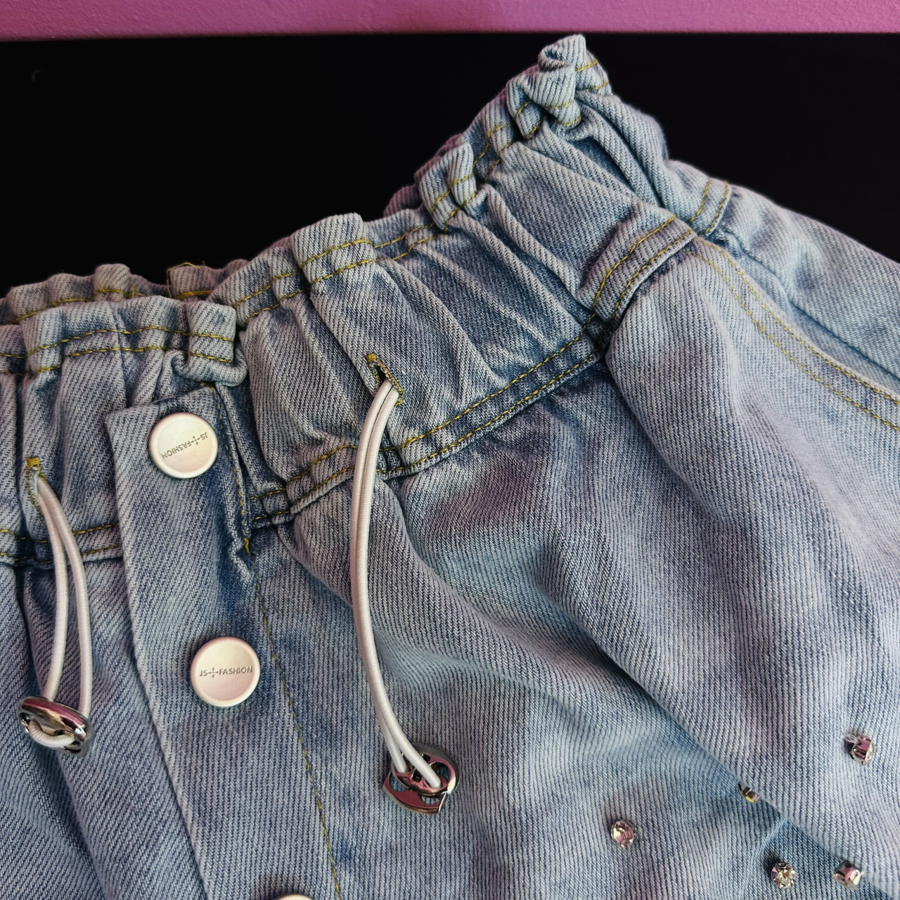 "GlamRock" Pantaloni scurți din denim cu sclipiri de atitudine [5]