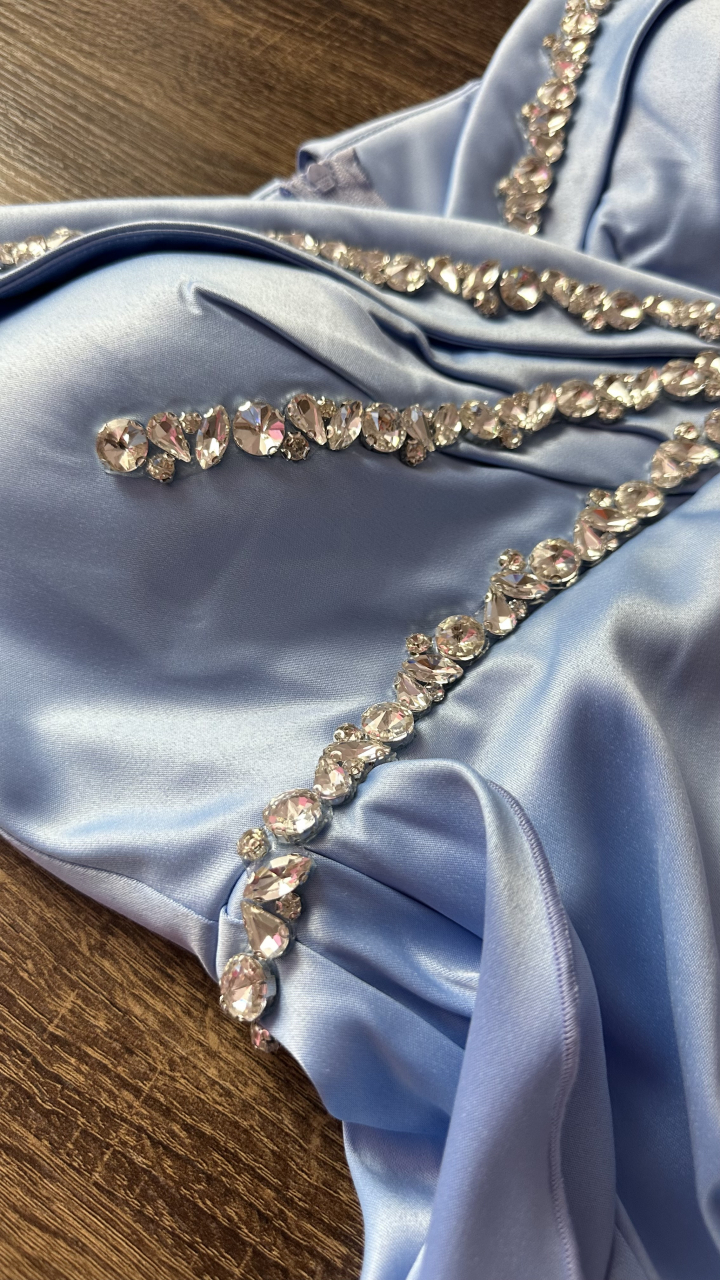 Rochie Scurtă Baby Blue din Satin cu Aplicații Strălucitoare ALESSI [2]