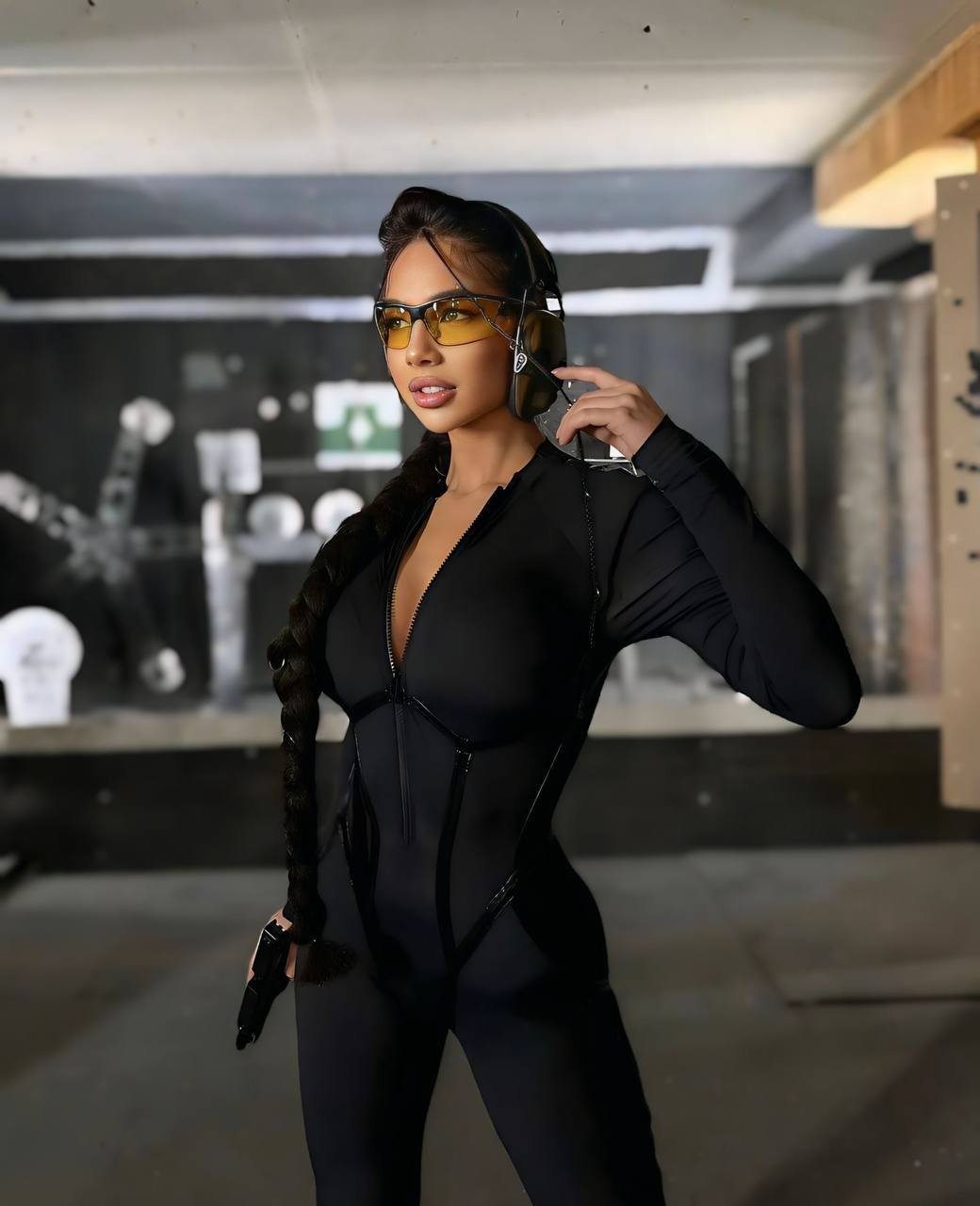 SALOPETĂ NEAGRĂ CU INSERȚII DIN PIELE NEAGRĂ ALESSI [3]