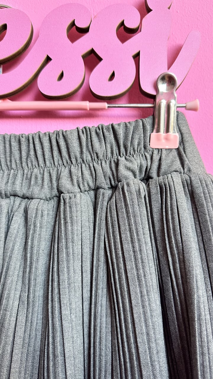 Street Flirt – fusta cu pliuri care întoarce toate privirile ALESSI [3]