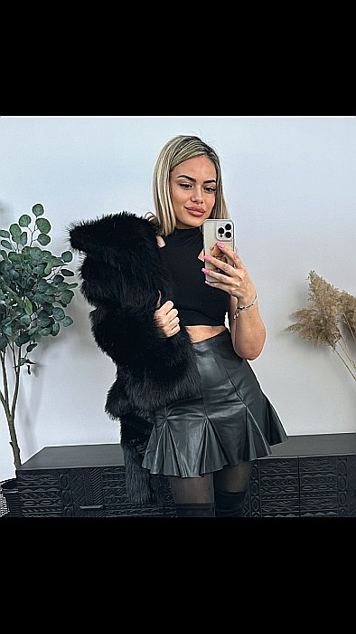 Top Negru Scurt cu Guler la Baza Gâtului ALESSI [2]