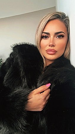 Geci, Blanite si Paltoane - BLĂNIȚĂ PUFOASĂ NEAGRĂ ALESSI